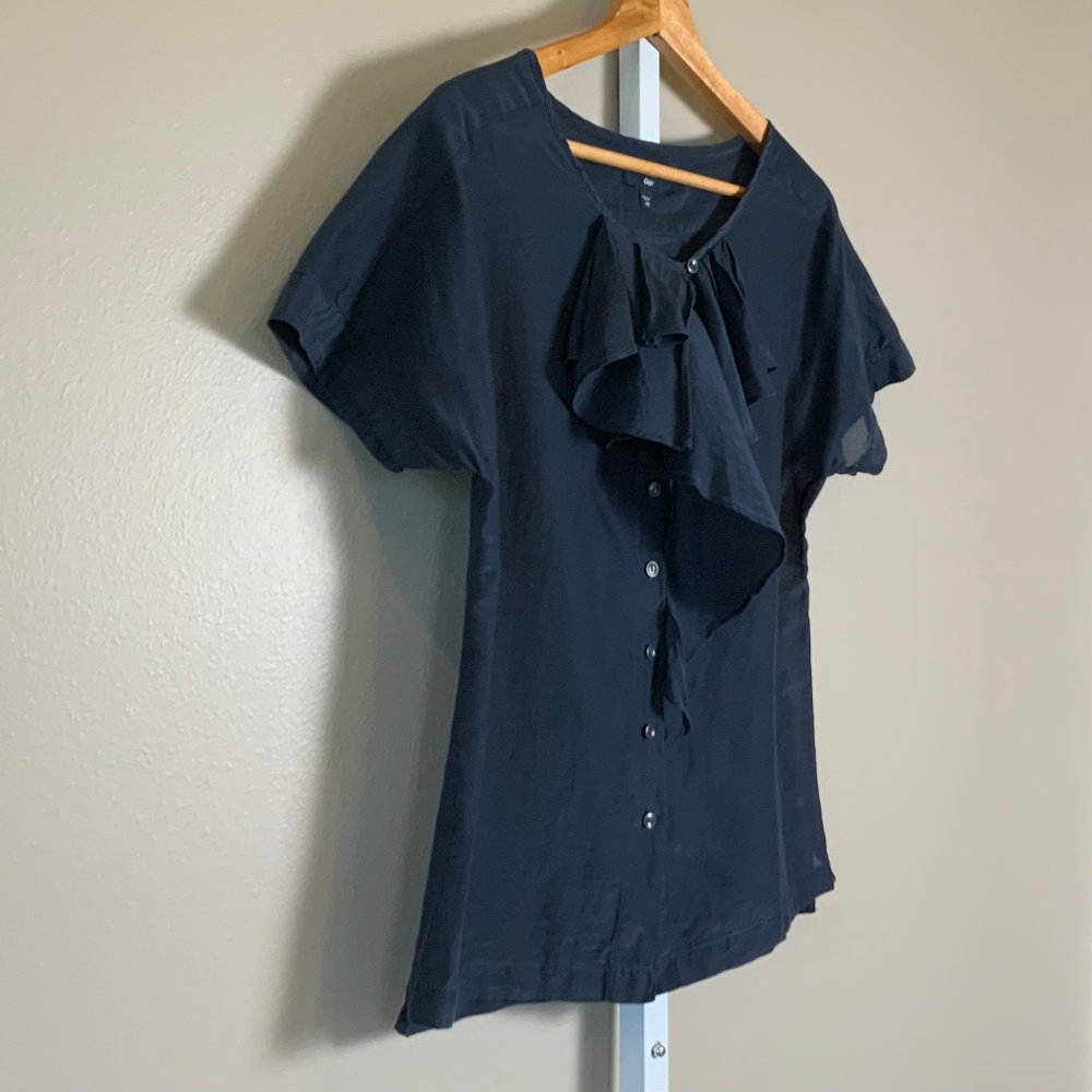 GAP Short Sleeve Ruffle Front Button Top - Picture 15 of 16
